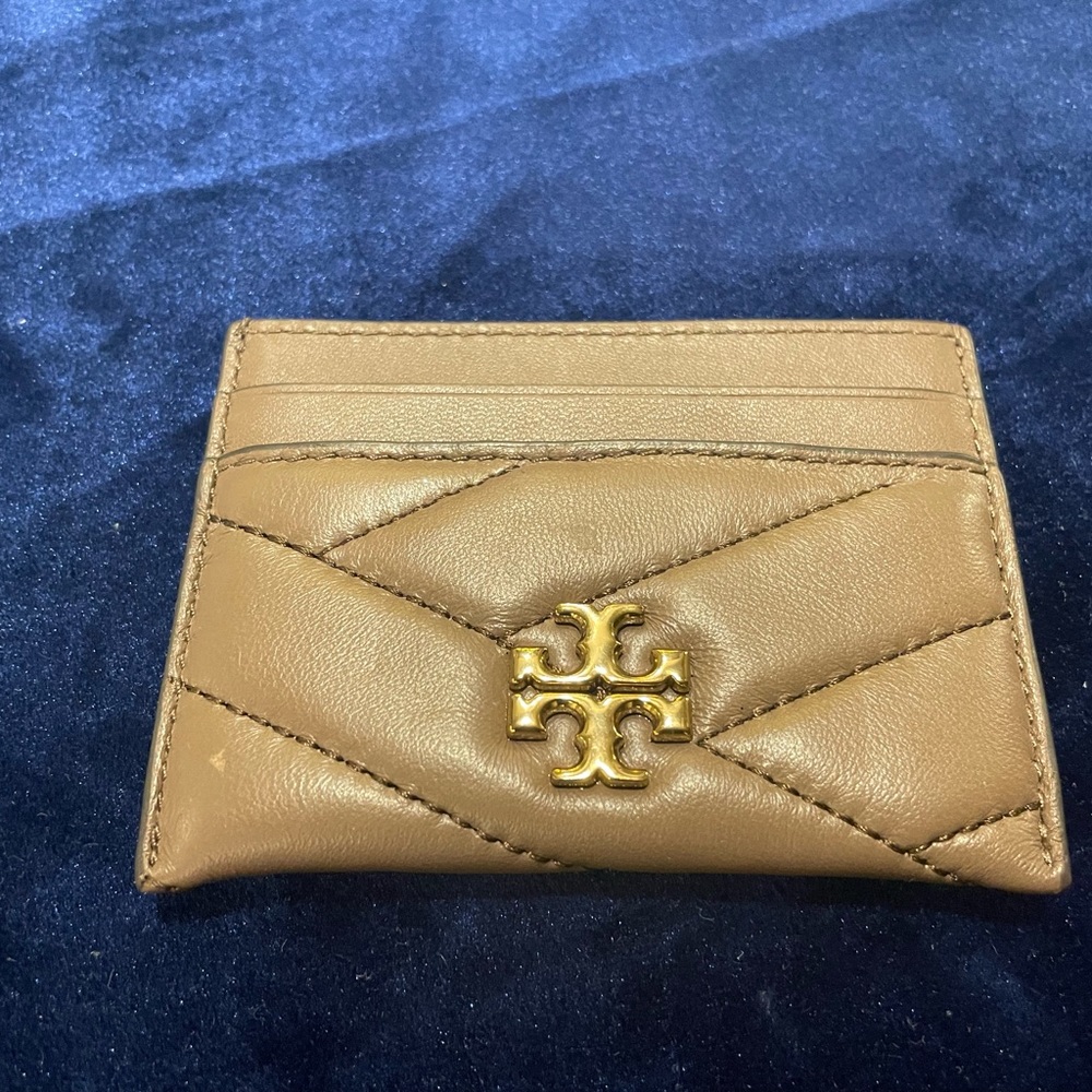 EUC  Tory Burch Kira Chevron Leather Card Case in Taupe